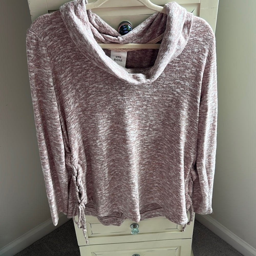Pink sweater. Size M